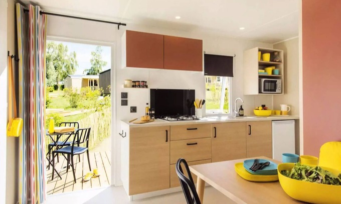 Lansargues House | Experience Oceanfront Comfort at Campsite Flower le Fou du Roi