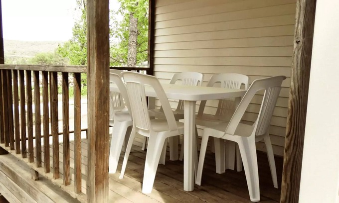 Villecroze House | Spacious Mobile Home at Camping Flower Les Cadenières