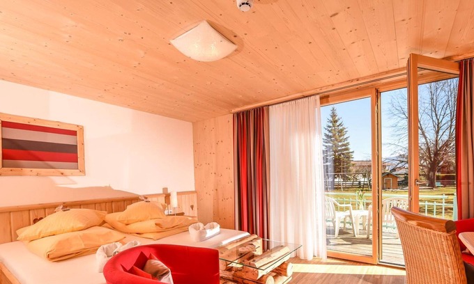 Weissenbach House | "Flower Meadow" with balcony/terr. (from 7 nights), 3/4 pen - Hartweger's