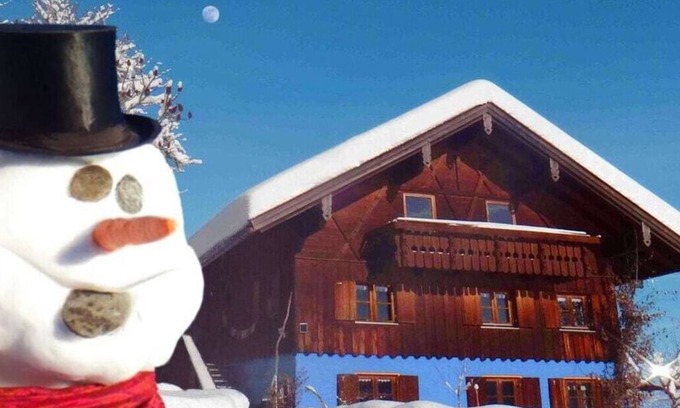 Schwanden House | Discover Flower Oasis Allgäu: Your Ideal Pet-Friendly Retreat