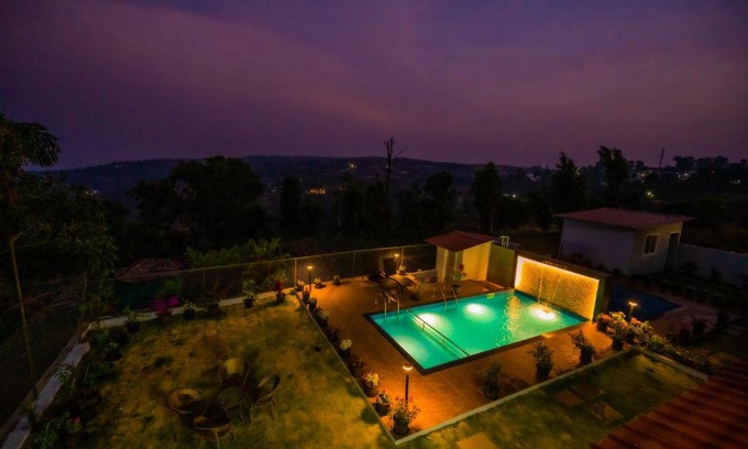 Bhilar Villa | Flower Villa Aster: Pet Friendly with Pool and Breakfast