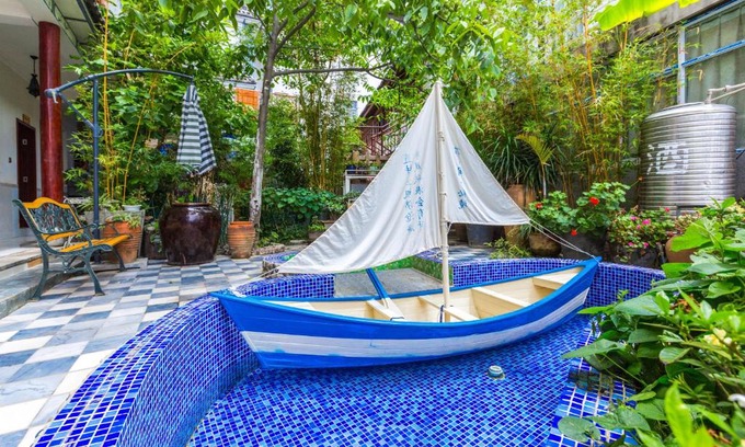 Dali Ancient Town House | Enjoy Nature at Flowers & Leaves Holiday Hotel