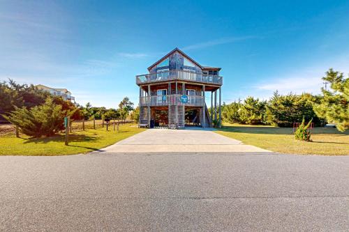 Salvo House | Floyd's Retreat: Relaxing Getaway with Pool & Pet Friendly