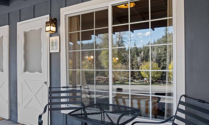 Almont House | Fly Fish Paradise: Pet-friendly Cabins with Horseback Riding and ATV Trails