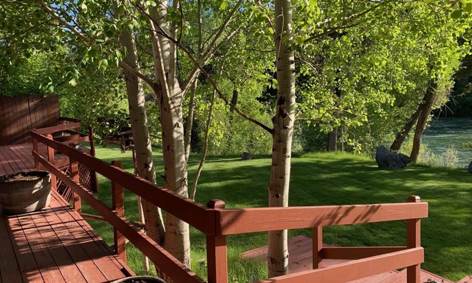 Irwin House | Experience a Fly Fishing Paradise with Family-Friendly Amenities