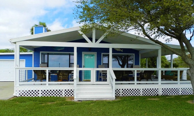 Long Mott House | Unforgettable Ocean View at "Flying Fish" Bay Front Home