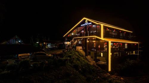 Bundu Tuhan Cabin | Cozy Flypod Mt Kinabalu Lodge with Breakfast & Family Fun