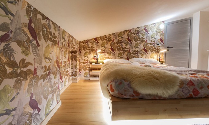 Calderara di Reno Bed & Breakfast | Discover Flytosuite: Cozy Attic Retreat Near Airport