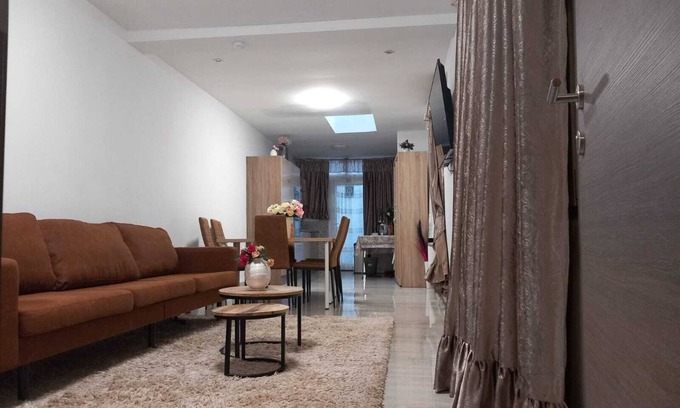 Hoboken House | Budget-Friendly Stay at FMS LOGIE with Family Amenities