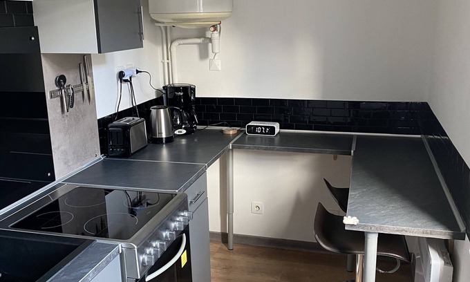 Faubourg North Apartment | Central Foch Gare Nice Apartment with Family-Friendly Amenities