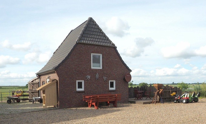 Hattstedtermarsch House | Foderhus - holiday farm and riding therapy Deichwind - North Friesland