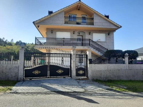 Mondariz House | Family-Friendly Retreat at Fogar dos Petellos, Mondariz
