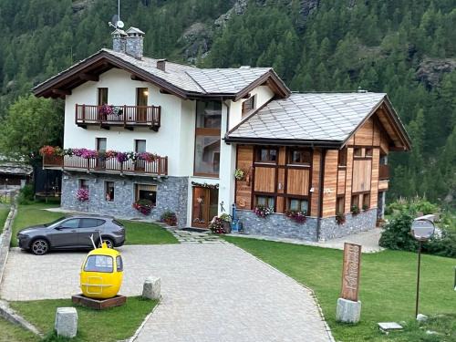 Gressoney-la-Trinite House | Highly Rated Family-Friendly Retreat at Fohre1748