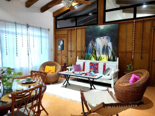 Tuxtla Gutierrez House | Exceptional FolklorSuites: Family-Friendly Retreat Awaits