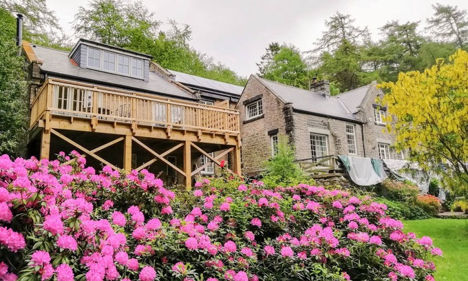 Barnard Castle Cottage | Pet-Friendly Folly Lodge with Cozy Fire in Middleton-In-Teesdale