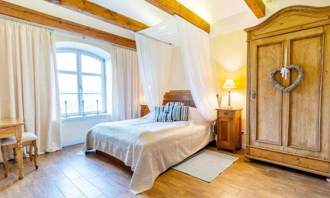 Małdyty Hotel | Experience Folwark Karczemka: Perfect for Families & Pets