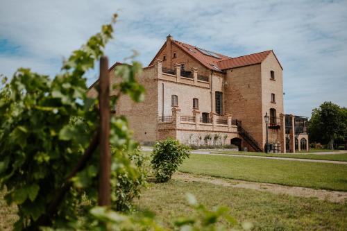 Pszczew House | Experience Folwark Pszczew: Oceanfront Bliss Awaits