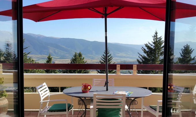 Font-Romeu-Odeillo-Via Apartment | Discover Font-Romeu: Panoramic Pyrenees View & Pool