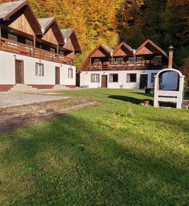 Bradesti House | Discover Fontana Erdélyi Vendégház: Pet-Friendly Retreat