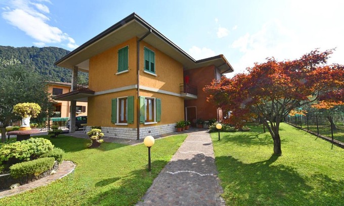 Iseo Apartment | Discover Fontana Fiorita Iseo: Family-Friendly Retreat
