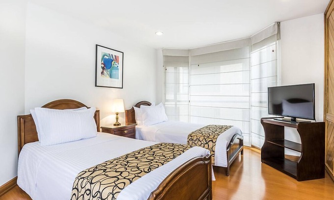 La Carolina Apartment | Fontana Plaza Apartment: Pet-Friendly Stay for 4 Guests
