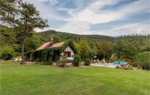 San Giustino House | Inviting Fontanile: Pet-Friendly Oasis with Pool Access