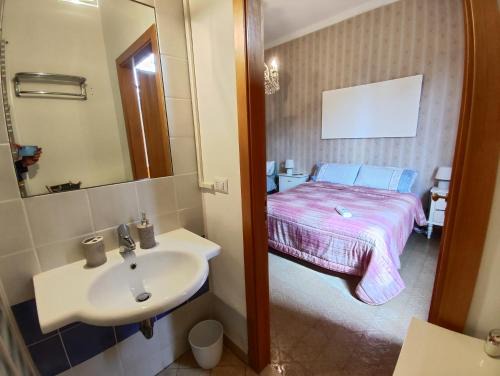 Santa Reparata Cabin | Historic Fonte Degna: Pet-Friendly Oceanfront Escape