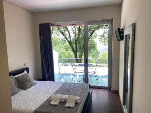 Canicada House | Discover Fonte dos Amores: Family-Friendly & Accessible Stay