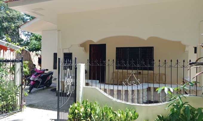 Siquijor House | Delightful Fontelo Bliss: Family-Friendly Bed and Breakfast
