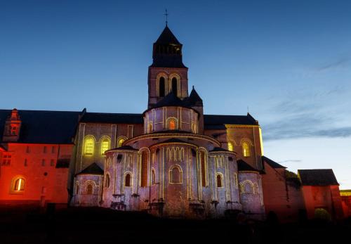 Fontevraud-l'Abbaye Hotel | Discover Fontevraud L'Ermitage: Oceanfront & Top-Rated Stay