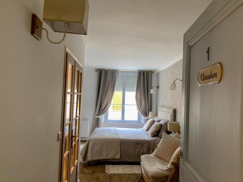 Fontevraud-l'Abbaye House | Cozy Fontevraud Les Chambres with Kitchen Amenities