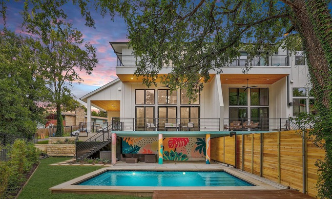 Riverside House | Elegant Yard Retreat with Pool & Patios - Near Downtown