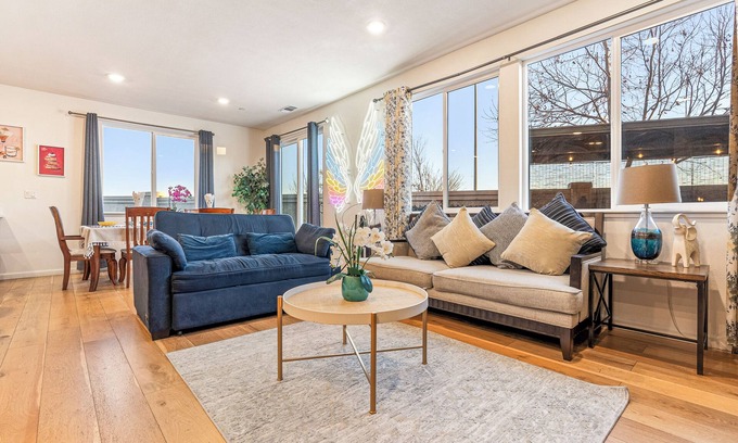 Salinas House | Impressive Home for 16 with Cozy Fire Pit & Gazebo
