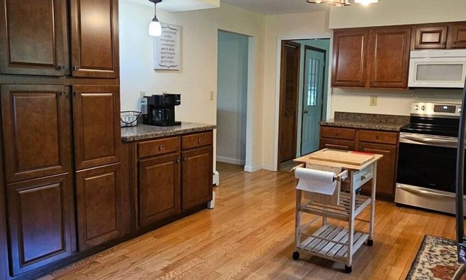 Gansevoort House | Convenient Saratoga Track Rental with Pool and Spa Access