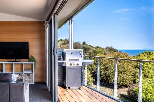 Coles Bay House | Experience Footprints 2: Oceanfront Retreat with Top Ratings
