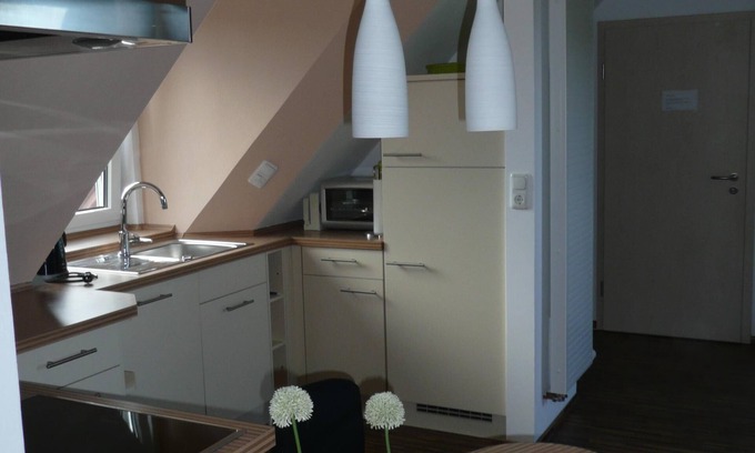 Reuth Apartment | Cozy Retreat for 2-3 with Pool and Ocean Views