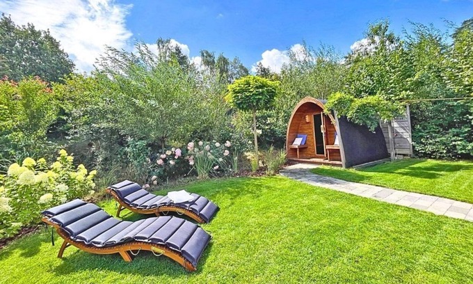 Municipality of Rhenen House | Relaxing Eco Cottage with Sauna on Utrechtse Heuvelrug
