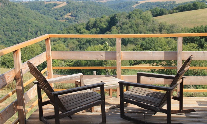 Saint-Cirgue House | Nature Lovers' Retreat: Family-Friendly with Kitchen Amenities