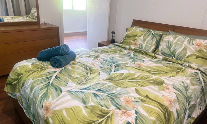 Guthalungra Cottage | For the fishing entusiasts right on the Elliot River, relax and unwind.