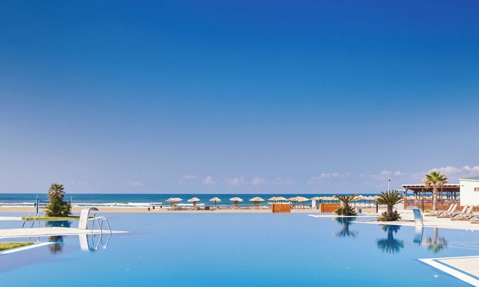 Ulcinj Hotel | Family-Friendly Beachfront Suites with Pools & Ocean Views