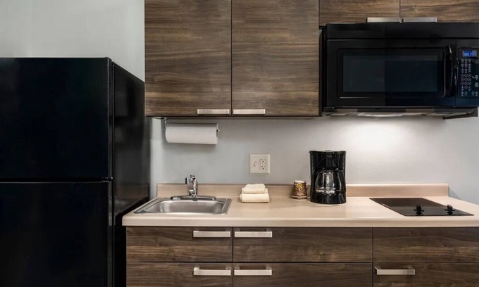 Rogers House | For you and your family: 3 Rooms w/Kitchen and Free Parking, near Outdoor Fun