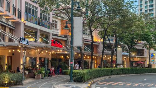 Luzon Apartment | Forbeswood Heights in ForbesTown BGC