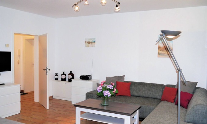 Ostseebad Prerow Apartment | Pet-Friendly Retreat with Ocean View and Terrace