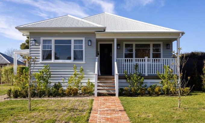 Trentham House | Forest Corner: Family-Friendly 3 Bedroom Retreat in Trentham