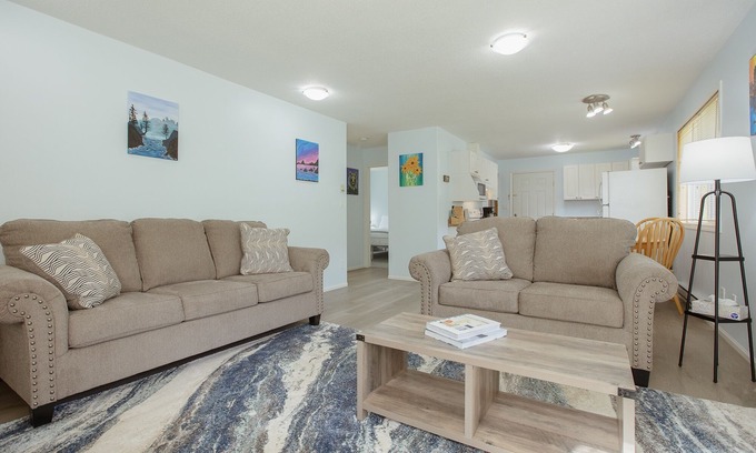 Tofino House | Ideal Forest Edge Cottage Near Beautiful Beaches & Oceanview