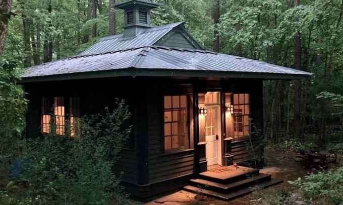 Bynum House | Serene Forest Garden: A Family-Friendly One Bedroom Escape