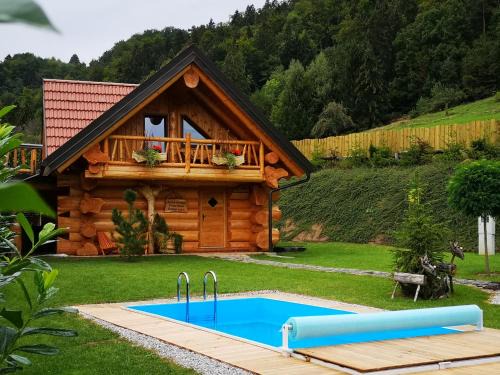 Vidrga House | Idyllic Forest Glade Cottage with Spa and Ocean Views