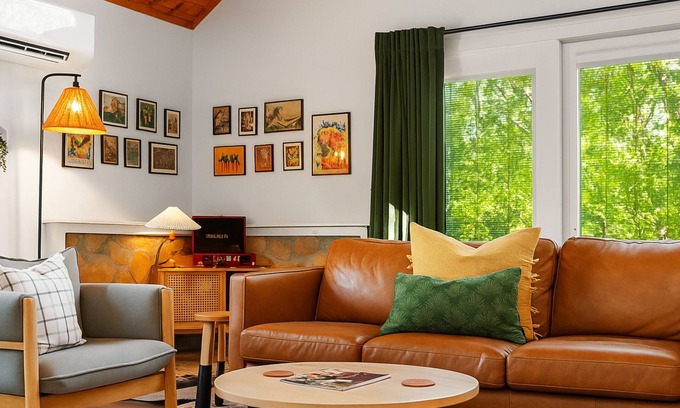 Berkeley Springs Cabin | Relaxing Enchanted Oak Cabin with Hot Tub & Fire Pit