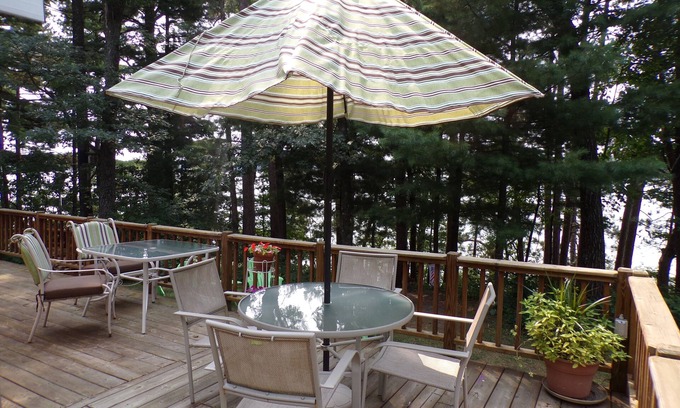 Chetek House | Forest Haven on Prairie Lake: Pet-Friendly Retreat with Spa