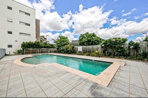 Forest Lake Apartment | Forest Lake: Your Ideal 4-Star Retreat with Pool Access
